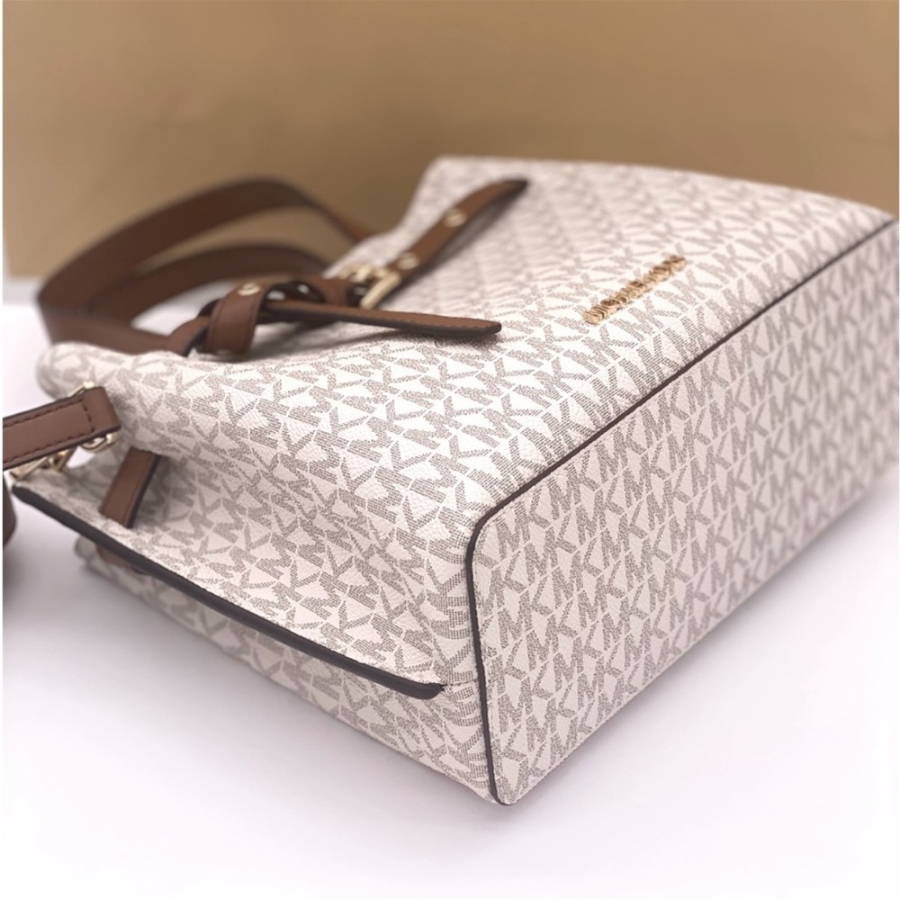 MICHAEL MICHAEL KORS Vanilla
Emilia Small  Satchel Crossbody Bag Vanilla - Picture 13 of 14